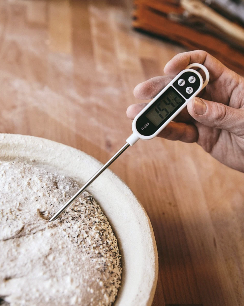 사워도우는 발효 온도 2도 차이로 산미와 조직이 달라질 수 있습니다.